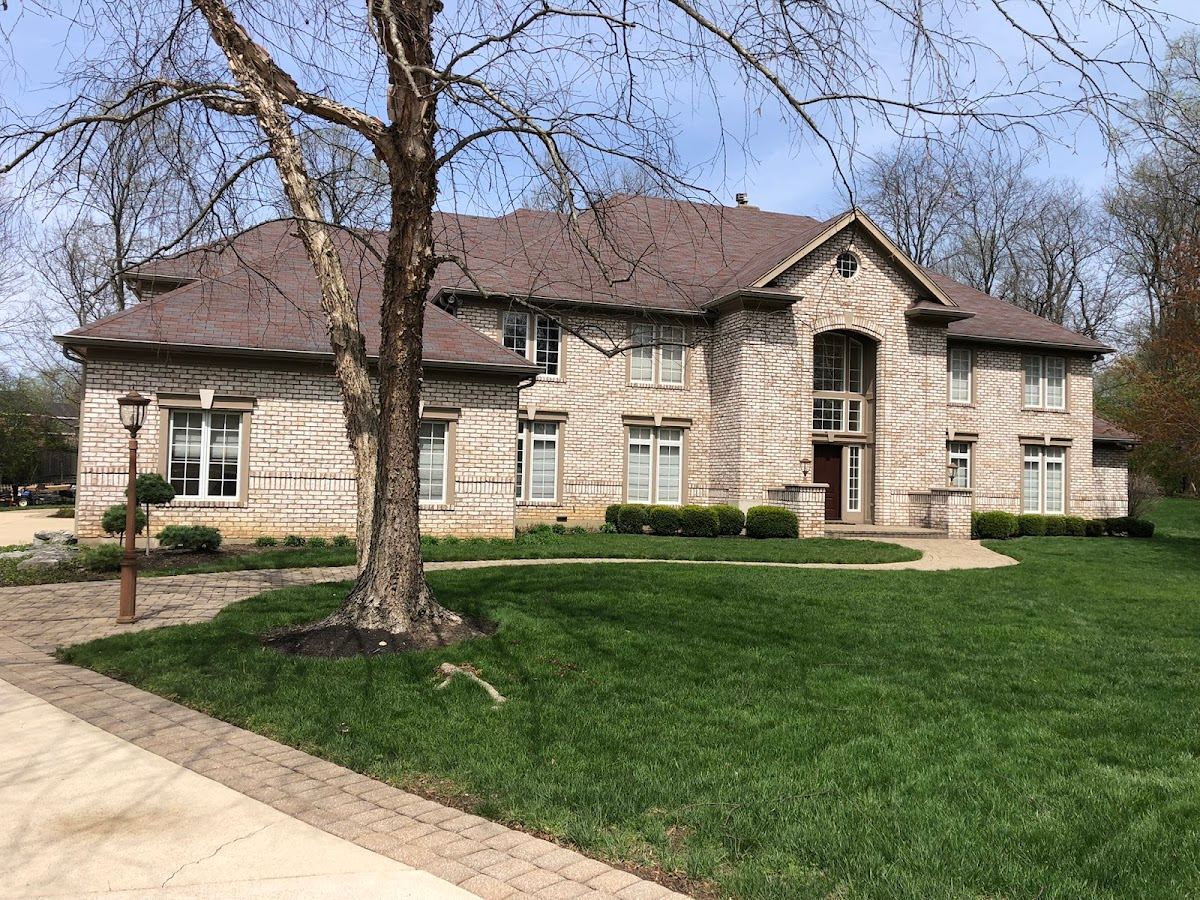 Freshly cleaned Ohio home exterior after pressure washing by REDHEAD PRESSURE CLEANING LLC