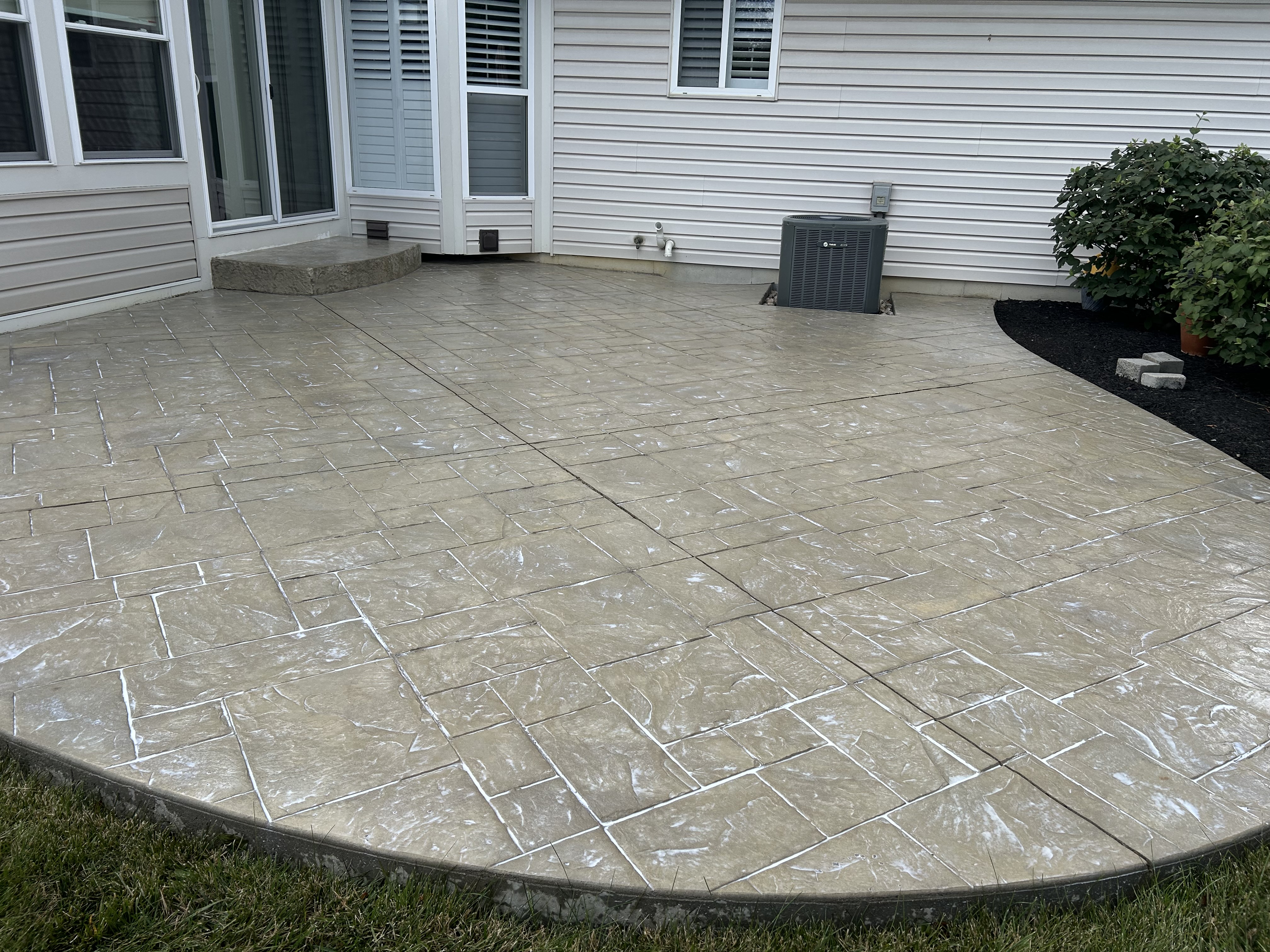 Concrete cleaning and concrete sealing in Mason, Ohio 